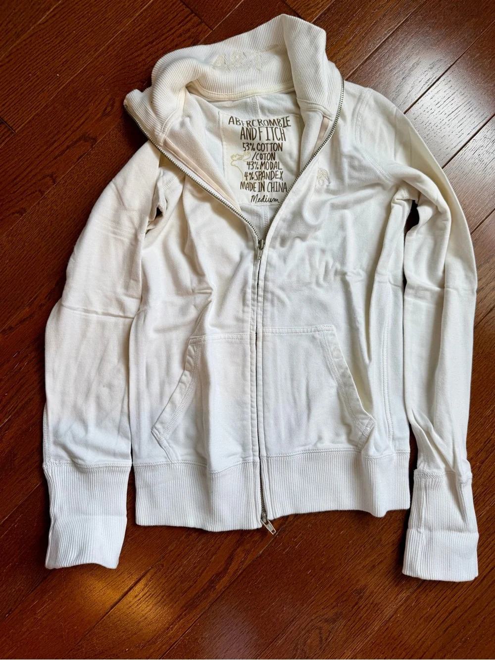 Women’s White Abercrombie & Fitch Full Zip Hoodie w/ Pockets. Size Medium.